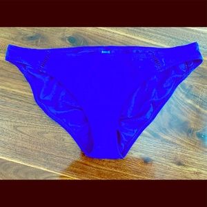 Radio Fiji swim bottom